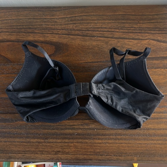 Victoria’s Secrete 34DD Black Push up Bra - Picture 2 of 6